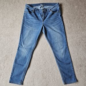 Old Navy Women's Skinny Jeans in Light Blue